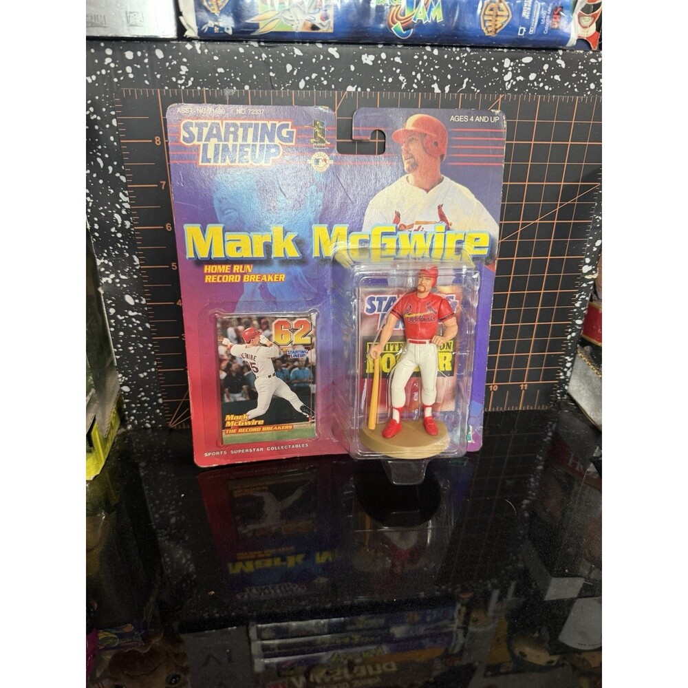 MARK MCGWIRE 1999 Hasbro Starting Lineup 62 HR MLB Figure ST. LOUIS CARDINALS